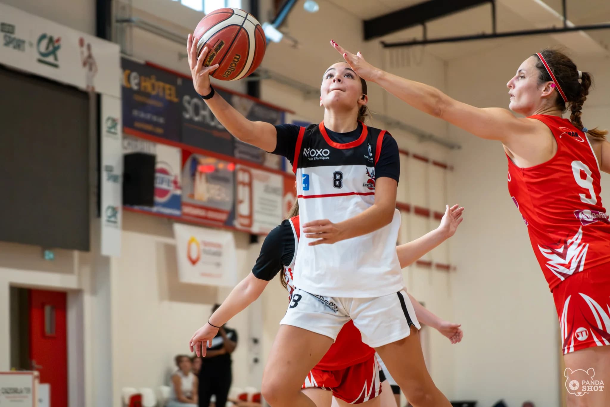 BasketBall Joueuses shoot Pandashot